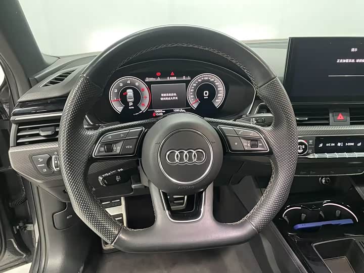 Фото 8 - Audi A4L
