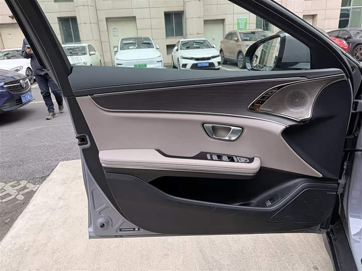 Фото 7 - BYD Han