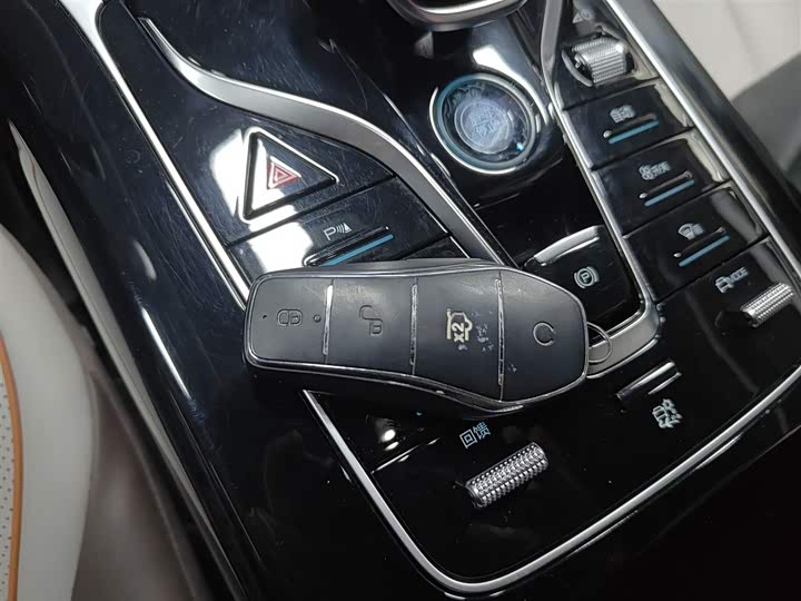 Фото 9 - BYD Qin Plus