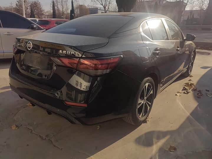 Фото 3 - Nissan Sylphy