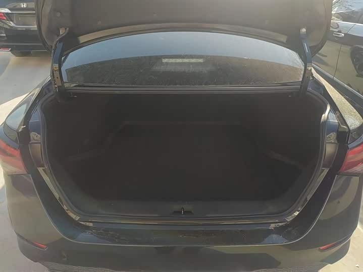 Фото 4 - Nissan Sylphy