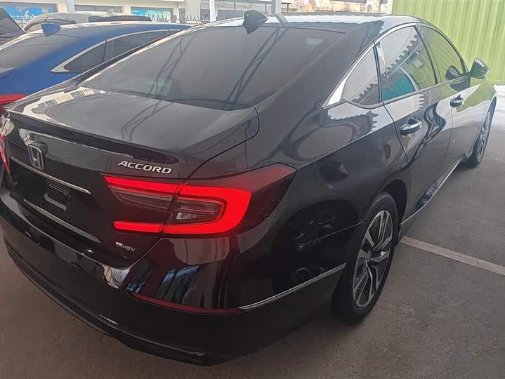 Фото 3 - Honda Accord