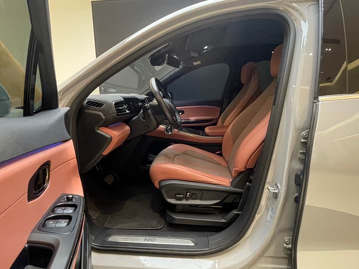 Фото 9 - Nio EC6