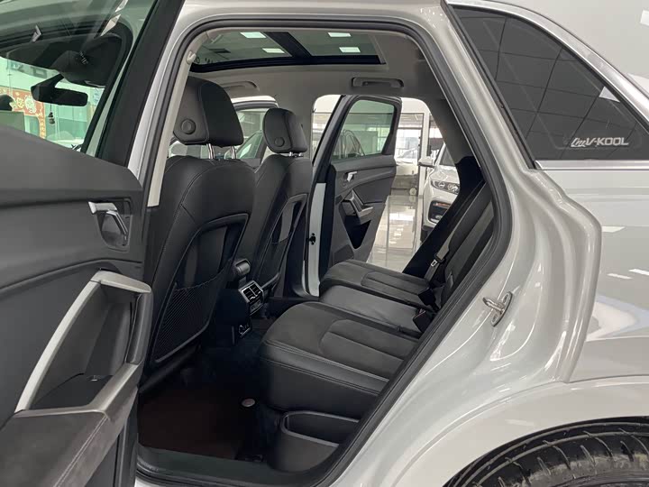 Фото 6 - Audi Q3