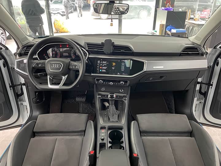 Фото 8 - Audi Q3