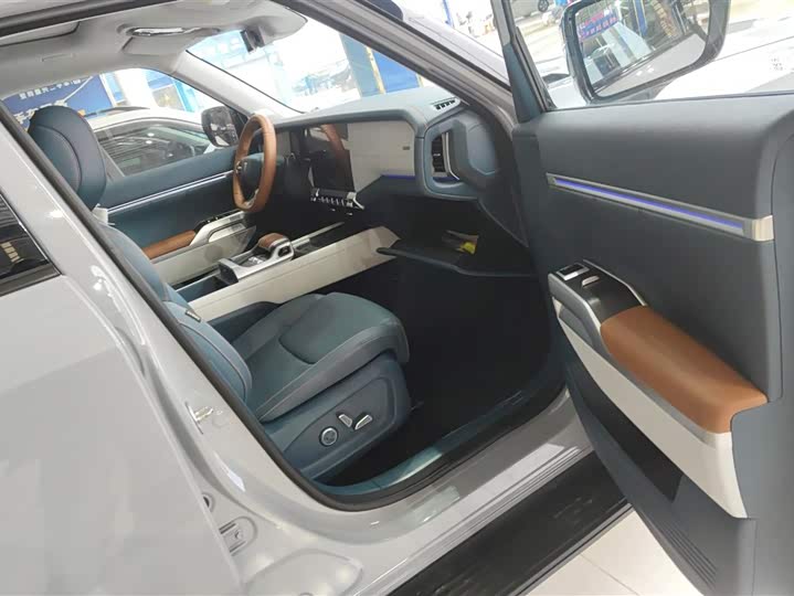 Фото 8 - Changan Deepal G318