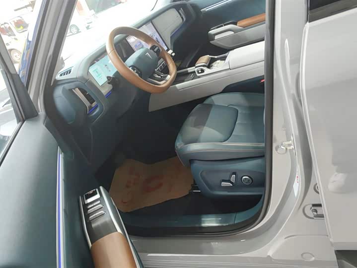 Фото 9 - Changan Deepal G318