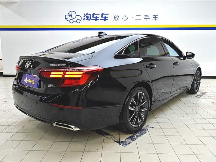 Фото 3 - Honda Inspire