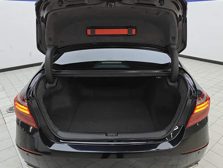 Фото 4 - Honda Inspire