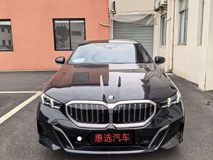 Фото 2 - BMW 5 Series