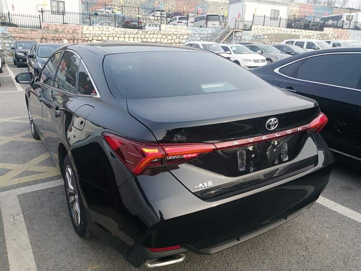 Фото 5 - Toyota Avalon