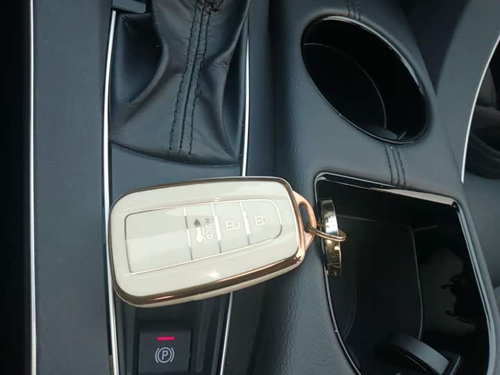 Фото 9 - Toyota Avalon