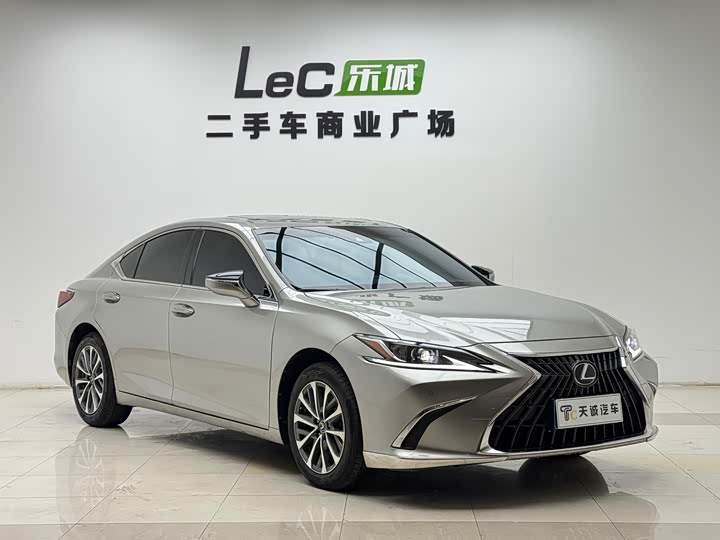 Фото 3 - Lexus ES