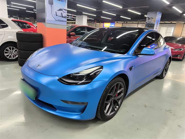 Фото 1 - Tesla Model 3