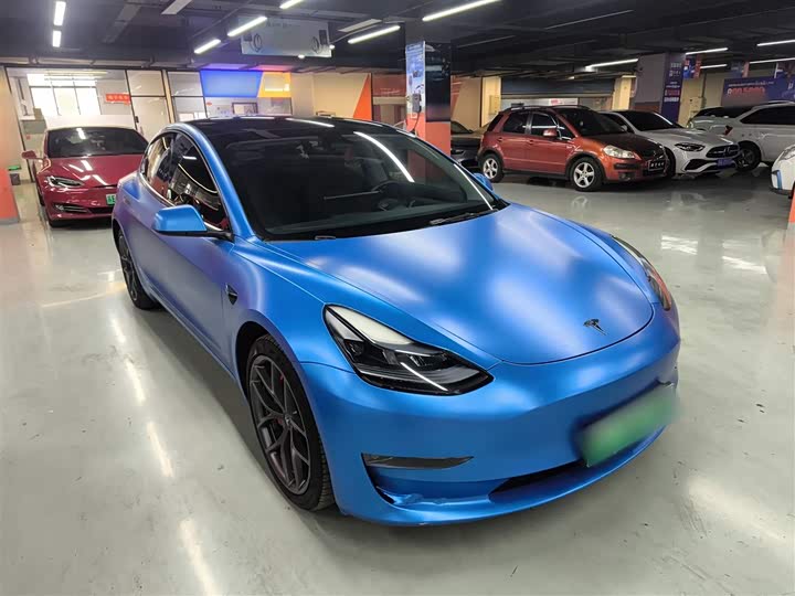 Фото 4 - Tesla Model 3