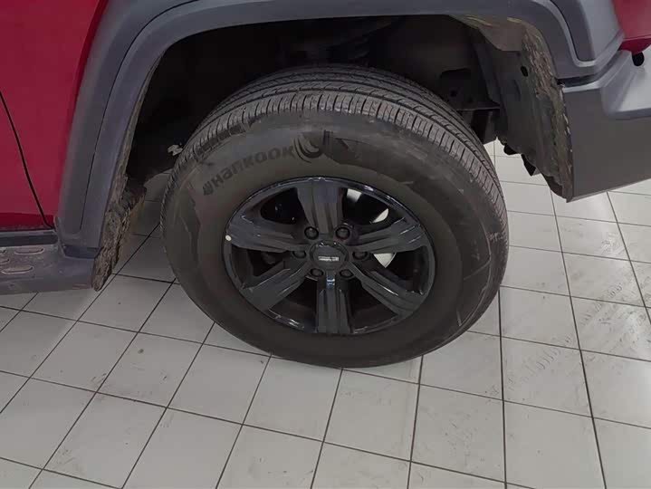 Фото 6 - Tank 300