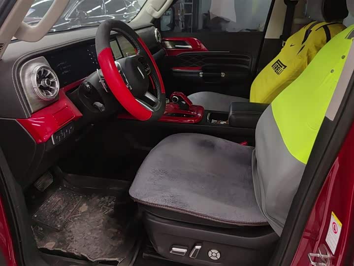 Фото 9 - Tank 300