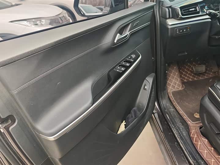 Фото 7 - Hyundai Custo