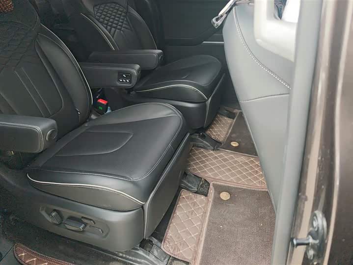 Фото 8 - Hyundai Custo