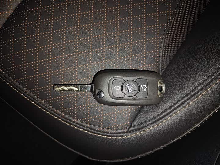 Фото 9 - Buick Verano