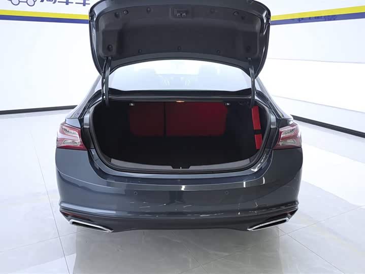 Фото 4 - Chevrolet Malibu XL