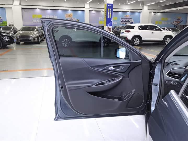 Фото 7 - Chevrolet Malibu XL