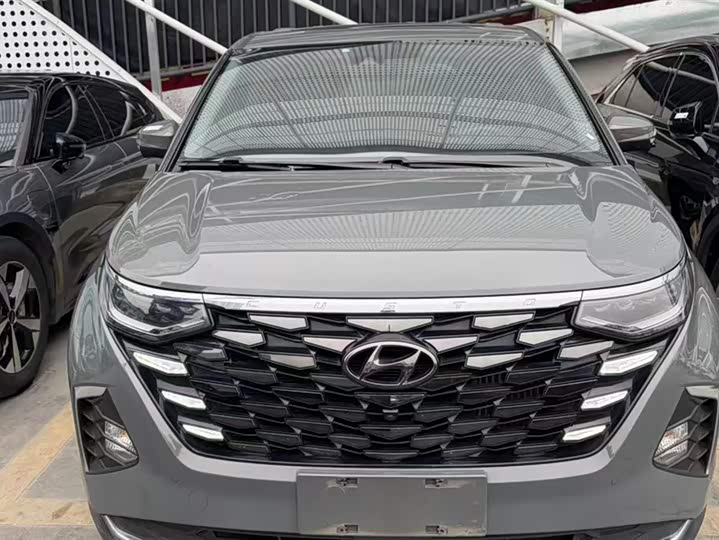 Фото 2 - Hyundai Custo