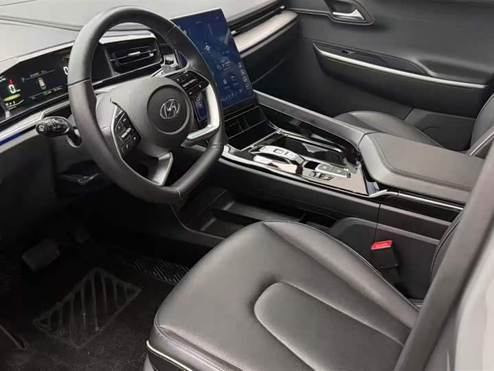 Фото 9 - Hyundai Custo