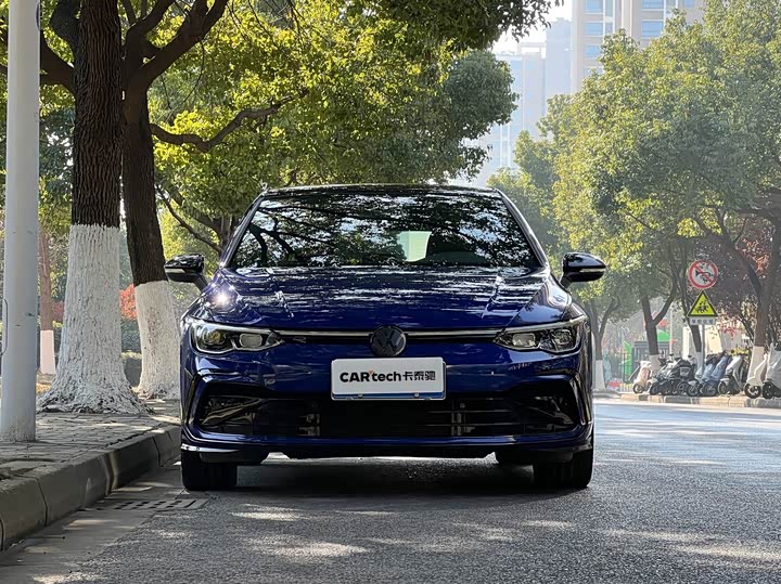 Фото 2 - Volkswagen Golf