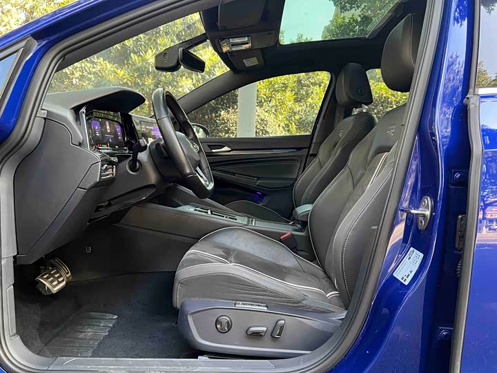 Фото 8 - Volkswagen Golf