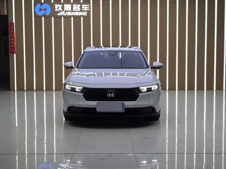 Фото 2 - Honda Accord