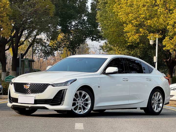 Фото 1 - Cadillac CT5