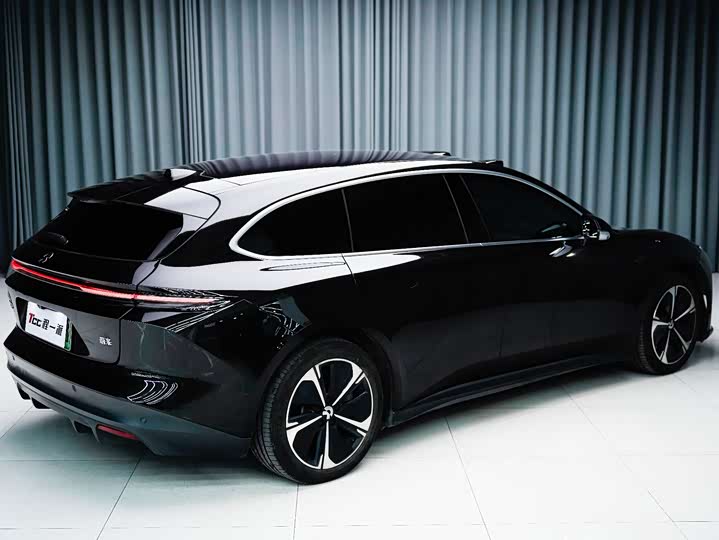 Фото 3 - Nio ET5T