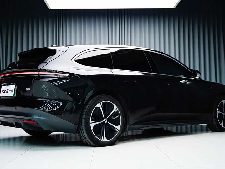 Фото 8 - Nio ET5T