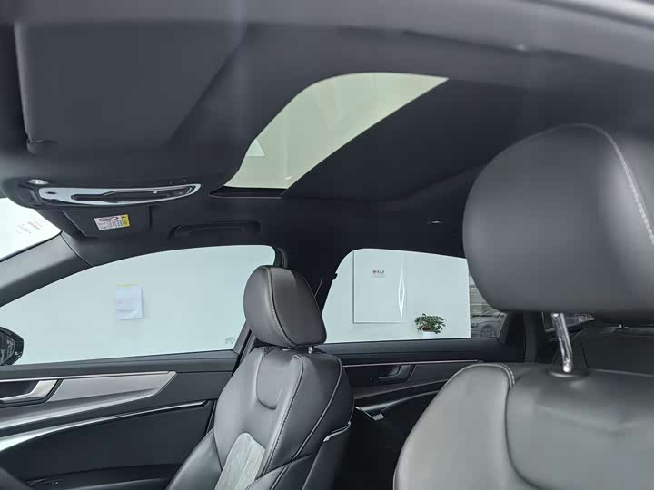 Фото 7 - Audi A6L