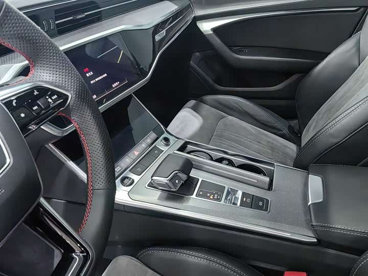 Фото 8 - Audi A6L