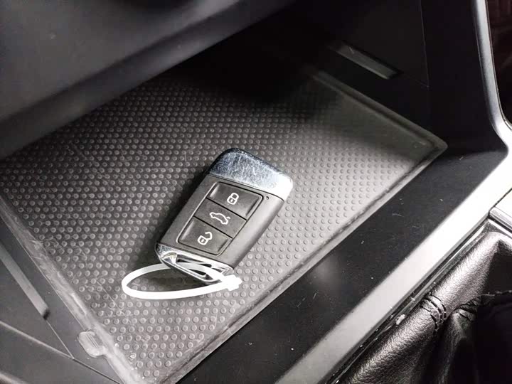 Фото 9 - Volkswagen Passat