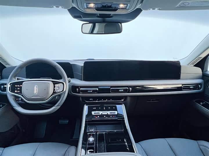 Фото 6 - Lincoln Aviator