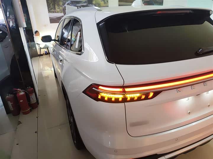 Фото 5 - Geely Monjaro