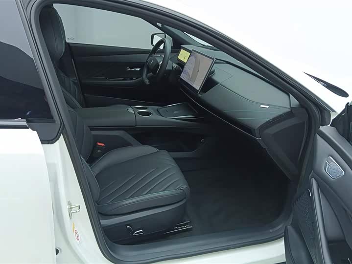 Фото 8 - Changan Deepal SL03