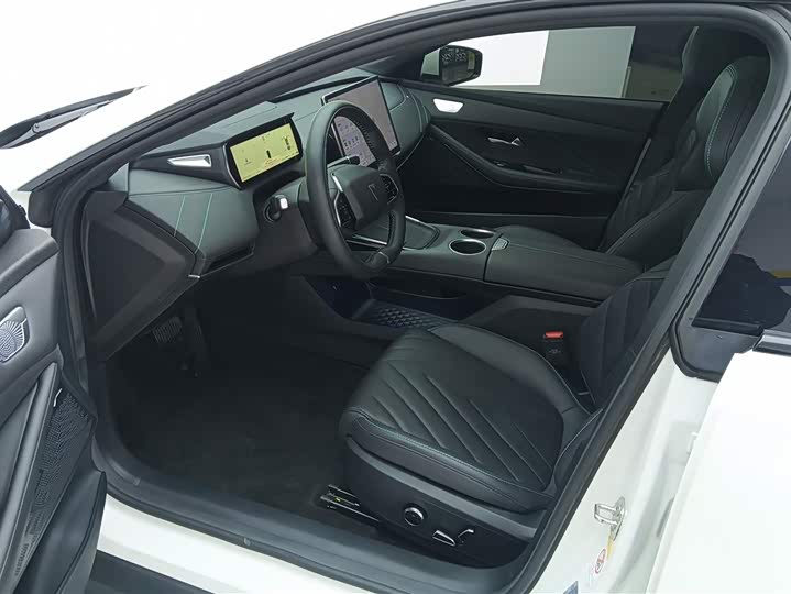 Фото 9 - Changan Deepal SL03