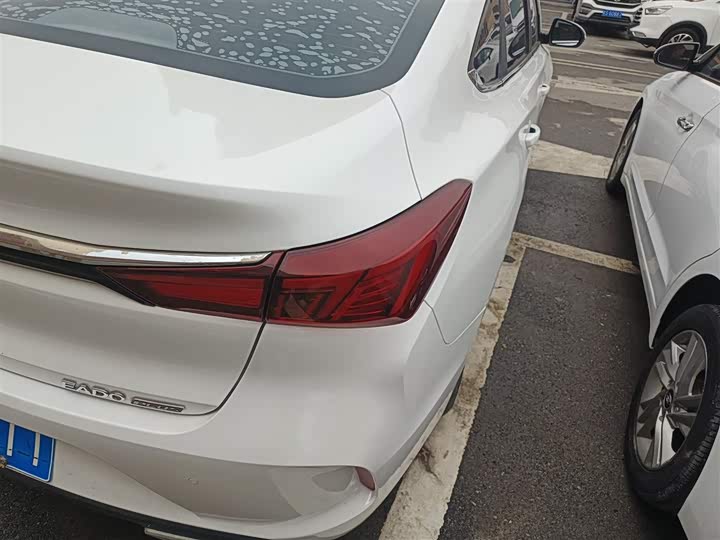 Фото 8 - Changan Eado Plus