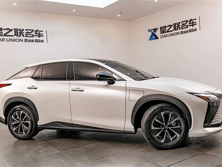 Фото 6 - Lexus RZ