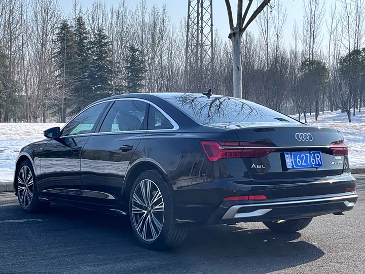 Фото 5 - Audi A6L