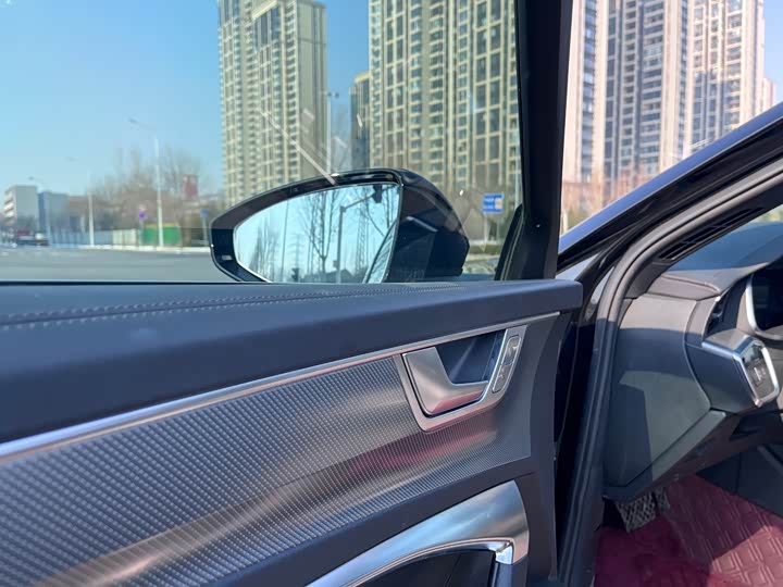 Фото 9 - Audi A6L