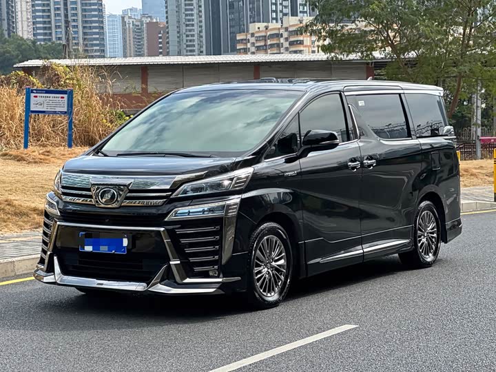 Фото 1 - Toyota Vellfire