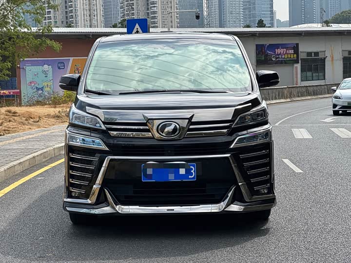 Фото 2 - Toyota Vellfire