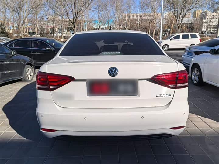 Фото 8 - Volkswagen Lavida