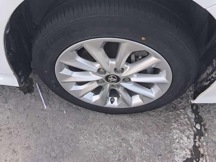 Фото 8 - Toyota Corolla