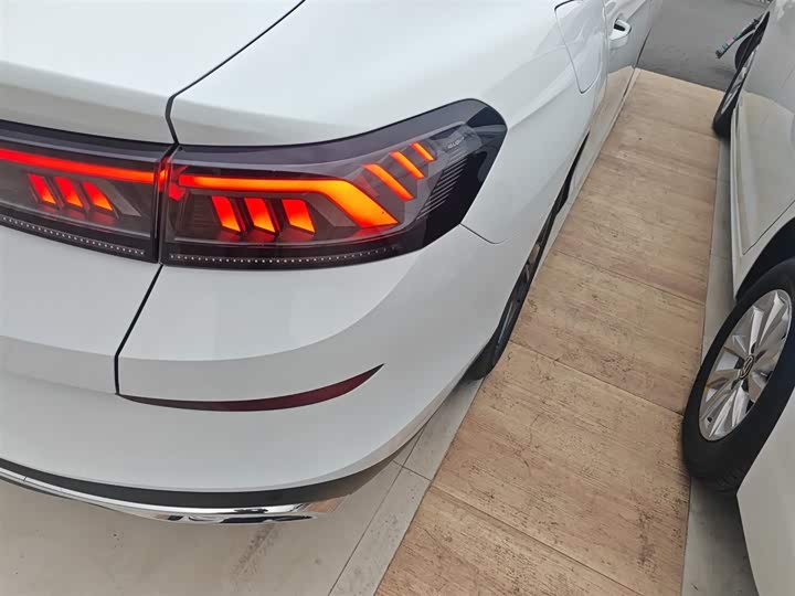 Фото 8 - Volkswagen Lamando L